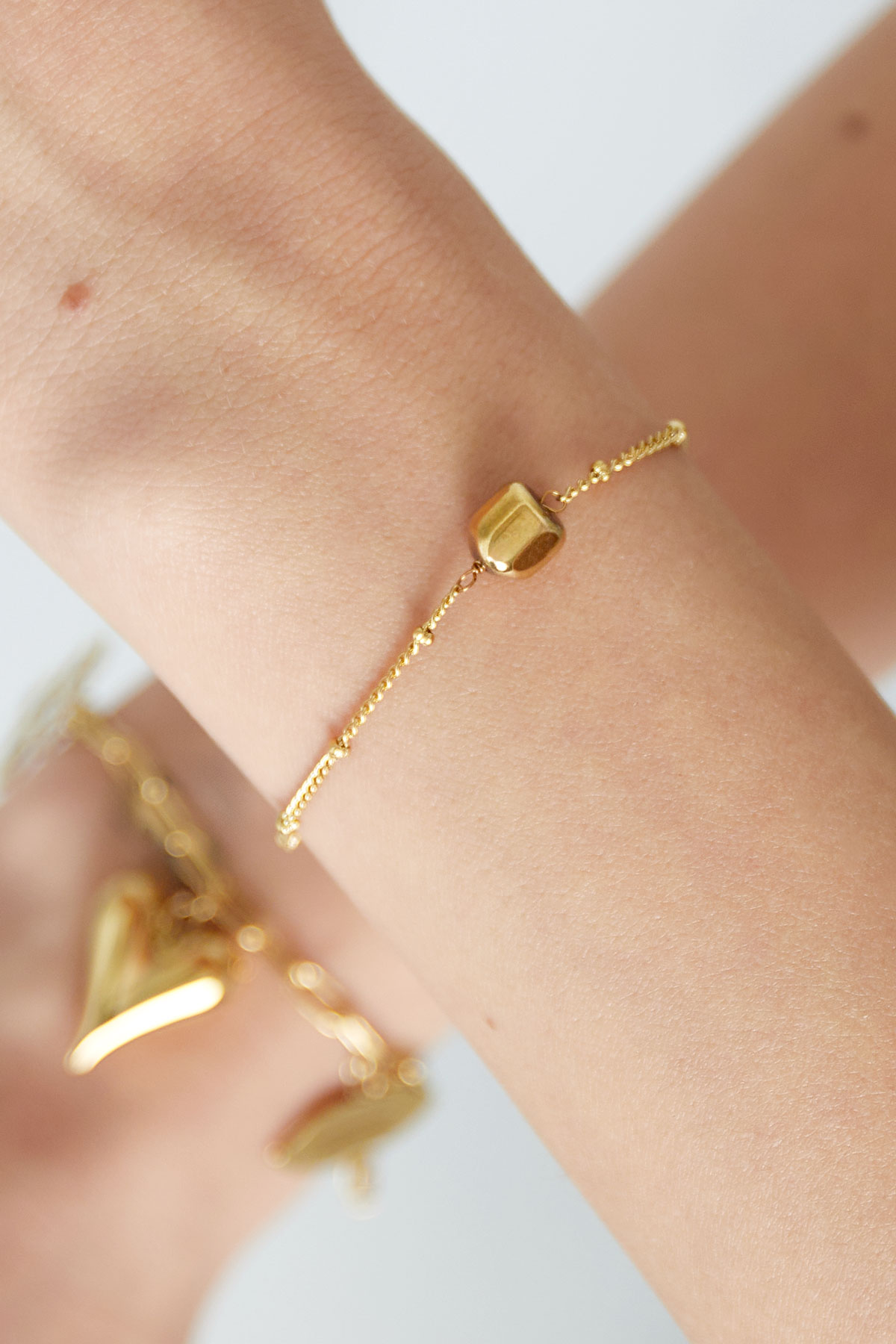 Simpele armband met balletjes - goud h5 Afbeelding2