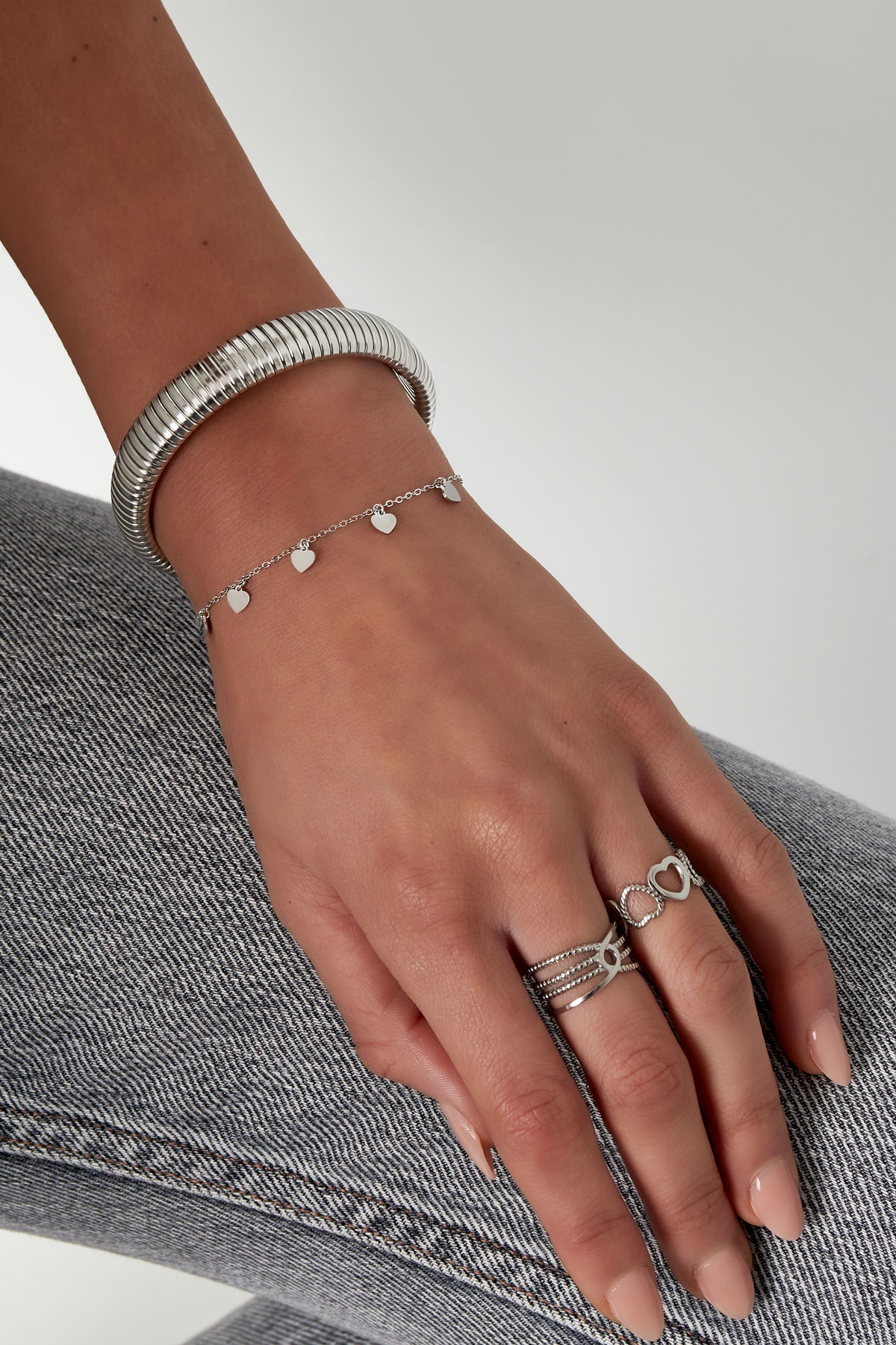 Simpele armband met hartjesvormige hangers - zilver h5 Afbeelding3