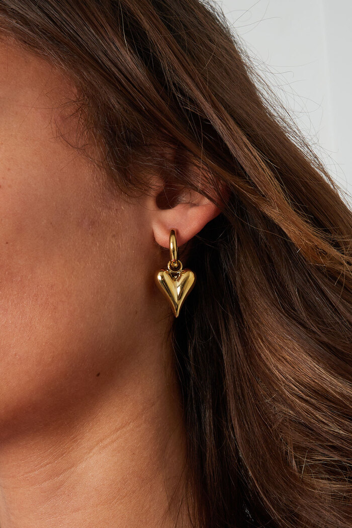 Ohrringe mit Herzanhänger mittelgroß - Gold Bild3