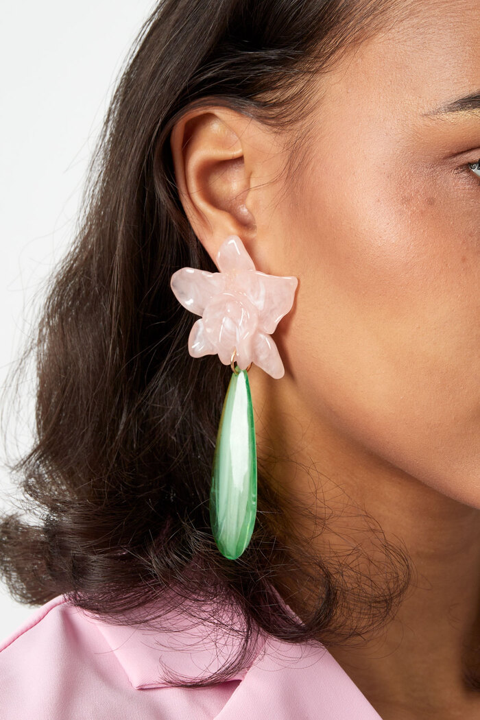 Lilien-Ohrring mit grünem Tropfen – rosa  Bild3