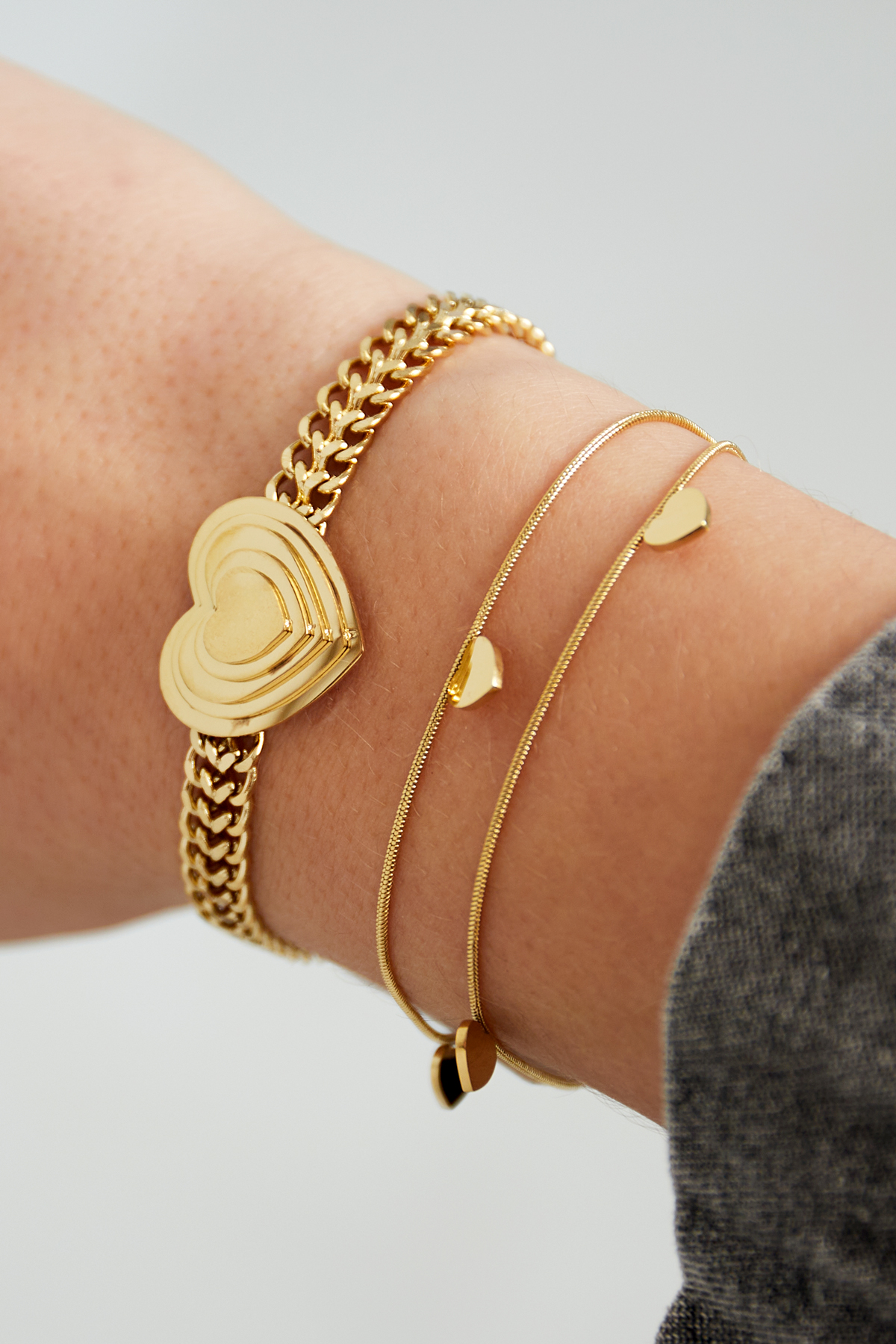 Bold heart bracelet - Gold color 2