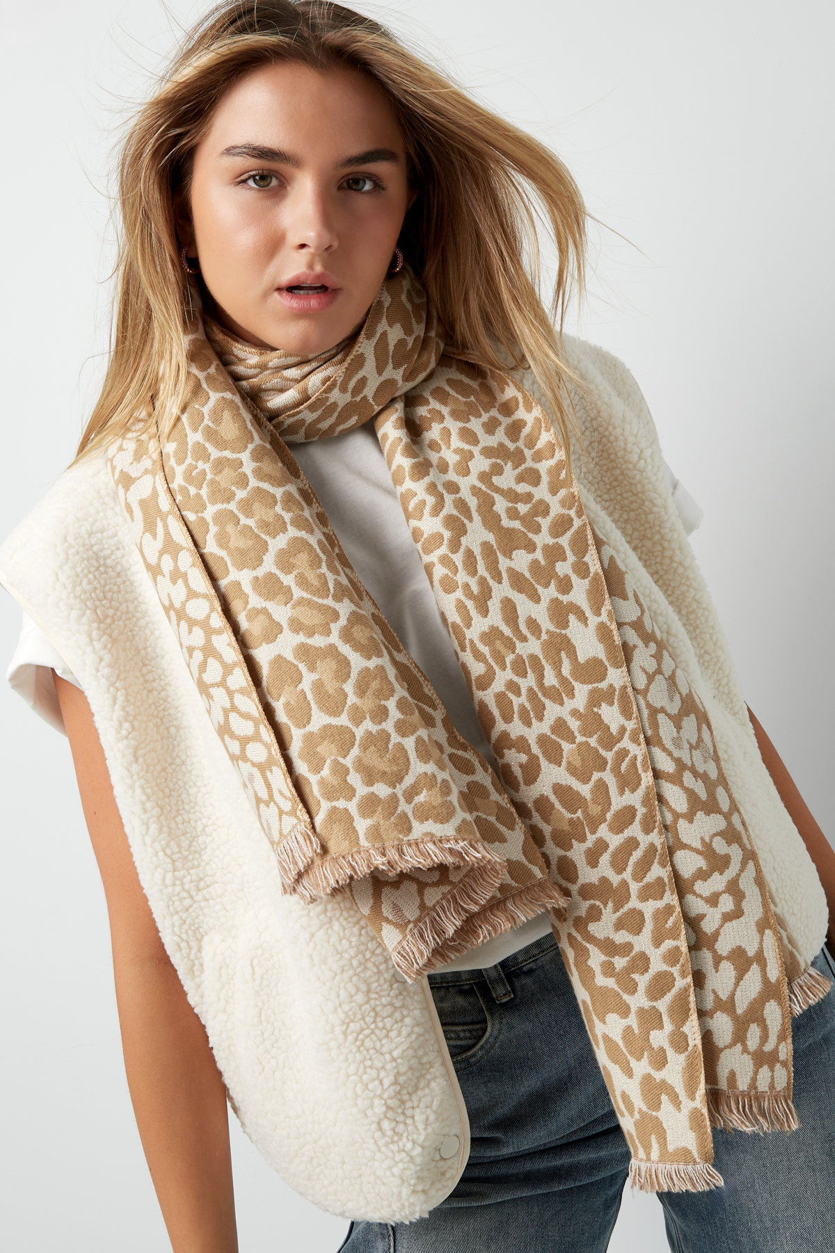 Winter scarf leo lover - black grey