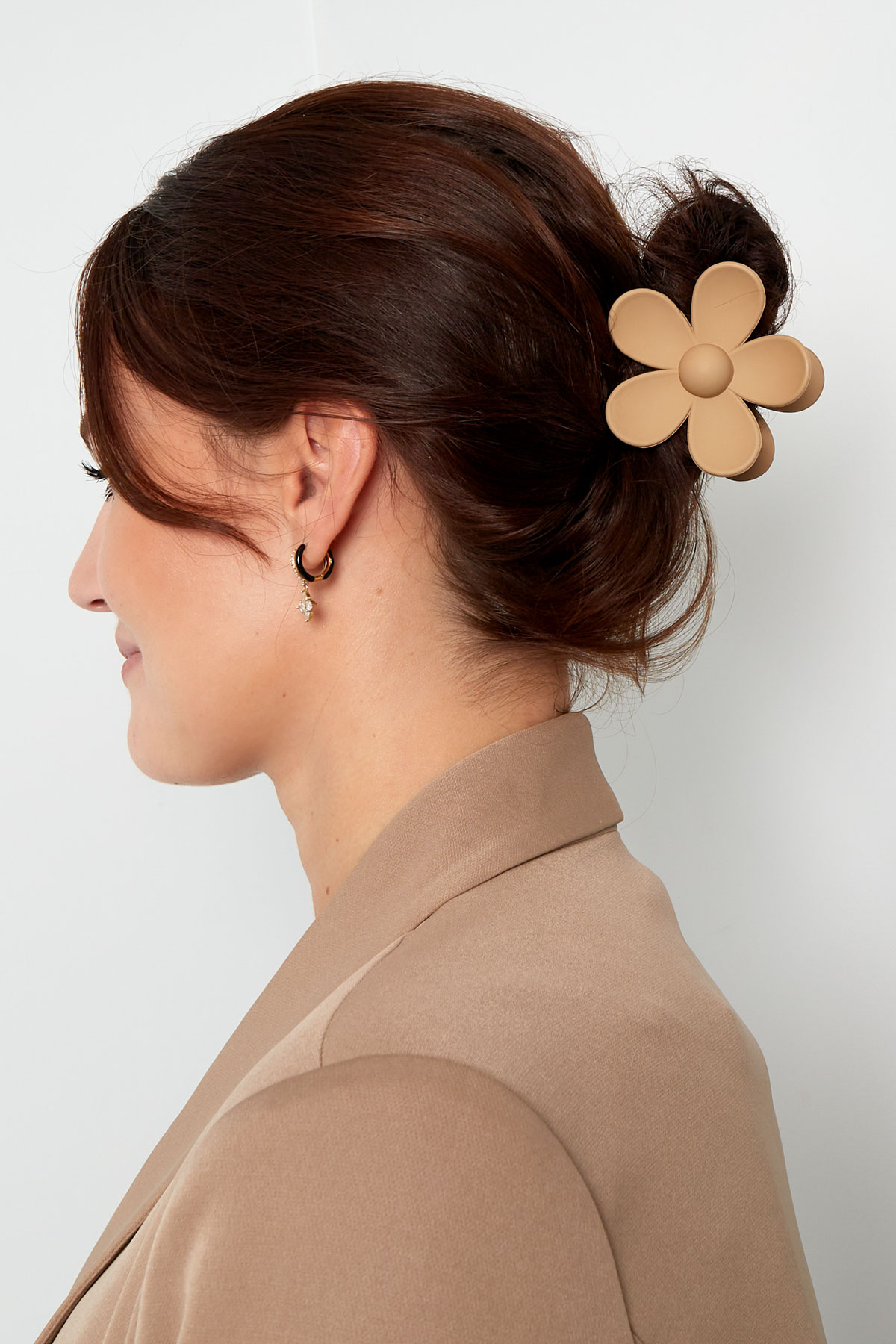 Solid Color Matte Daisy Flower Hair Clip - Beige Resin h5 Picture2