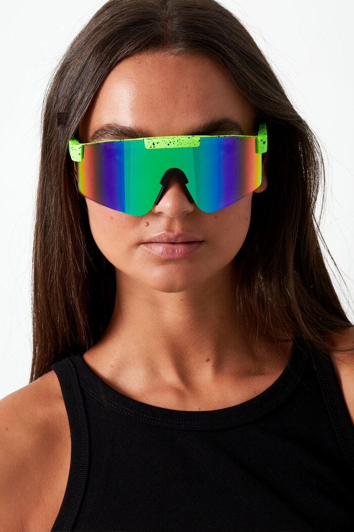 Sonnenbrille mit farbigen Gläsern – grün Bild5