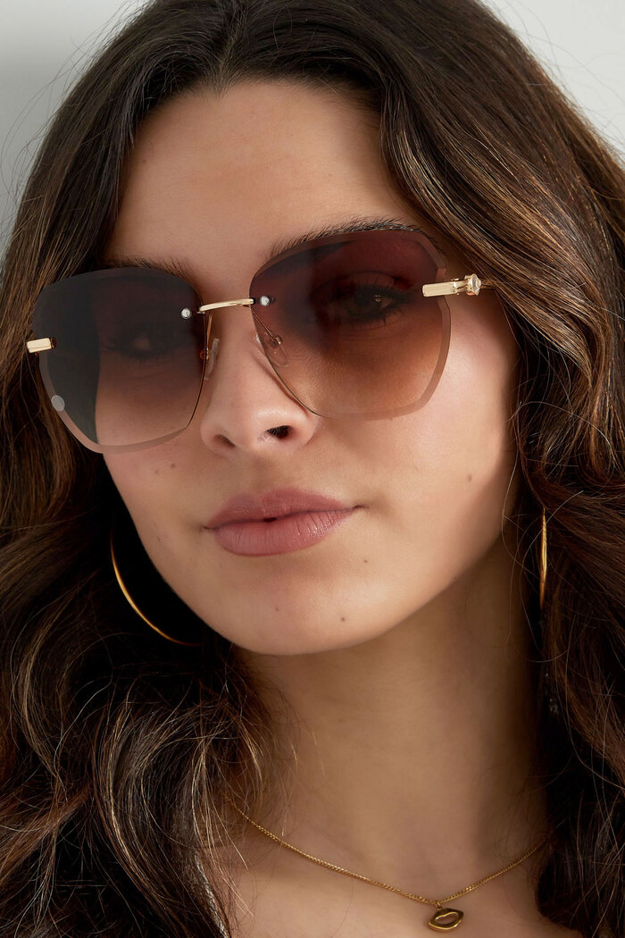 Statement-Sonnenbrille mit goldenen Beschlägen – Roségold Bild4