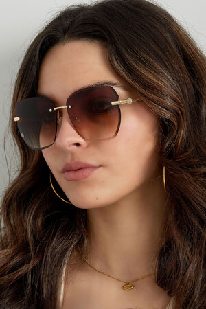 Statement-Sonnenbrille mit goldenen Beschlägen – Grau h5 Bild2