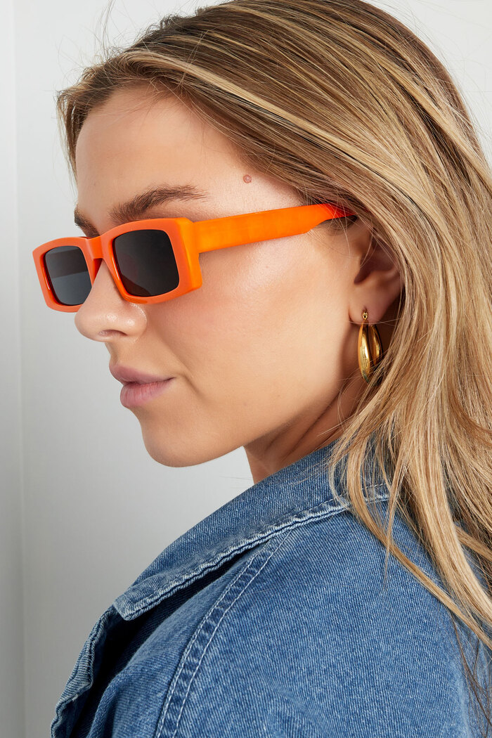 Orangefarbene Sonnenbrille, Queenie Bild3