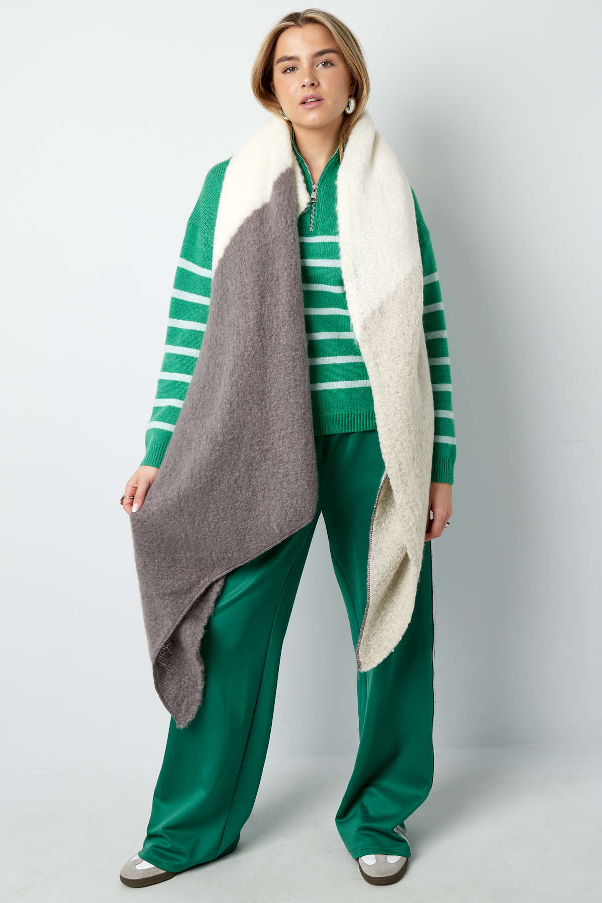 Bright Blend Soft Scarf - Green & Grey h5 Picture3