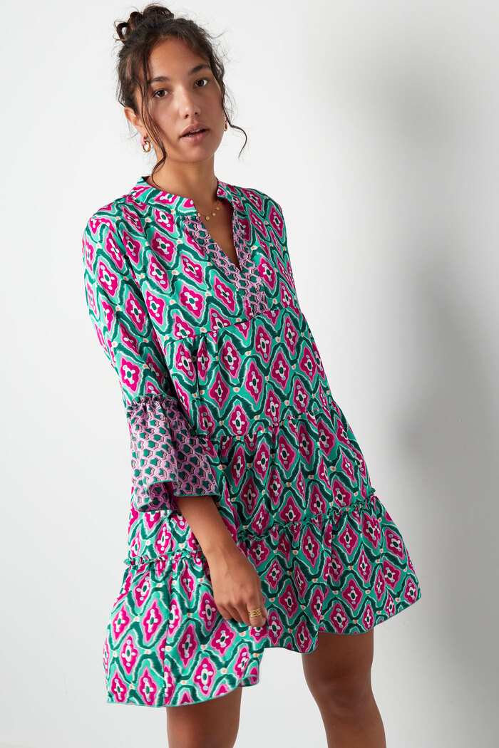 Kleid mit Happy-Print – rosa/lila Bild6