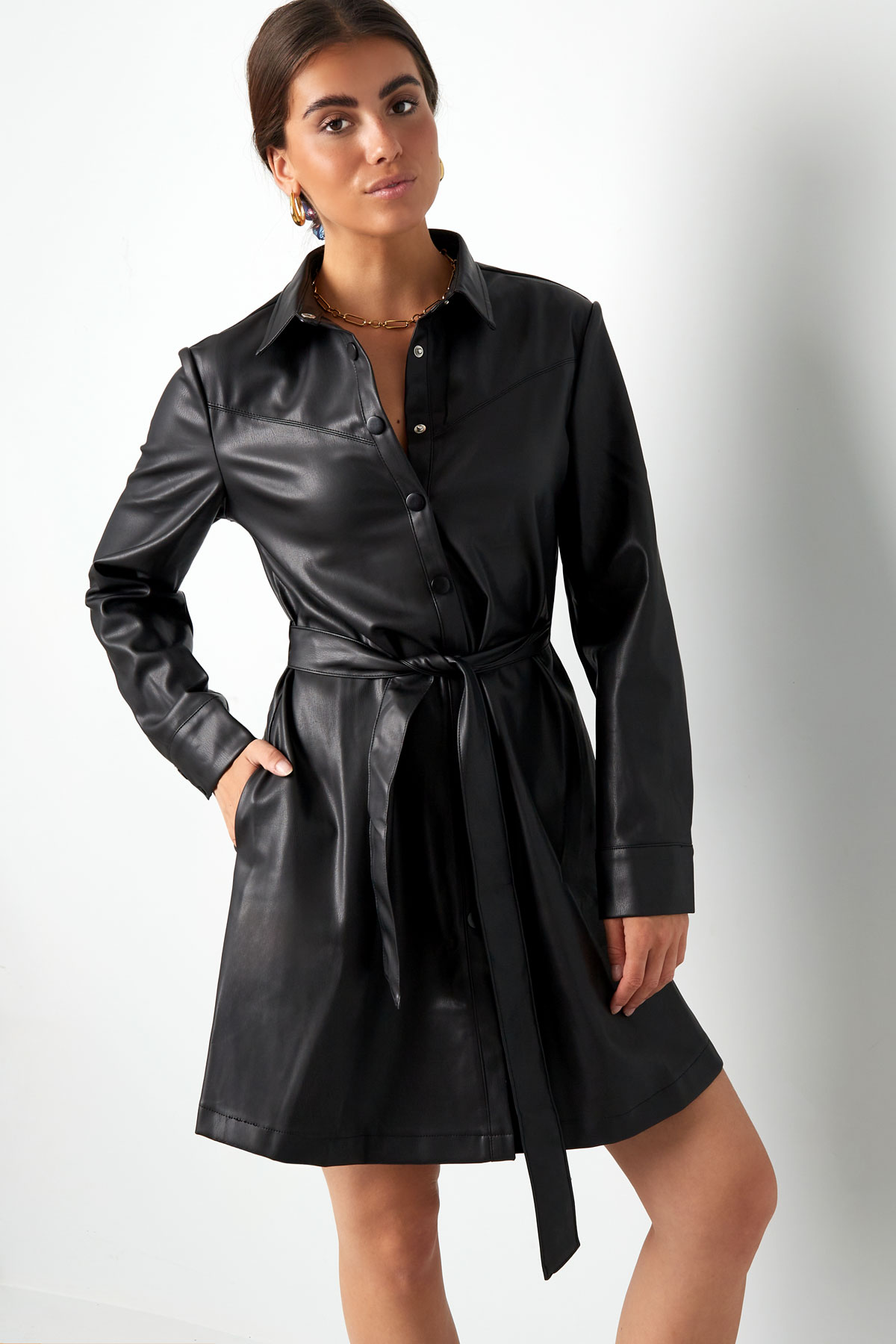 Robe en cuir PU avec ceinture - noir