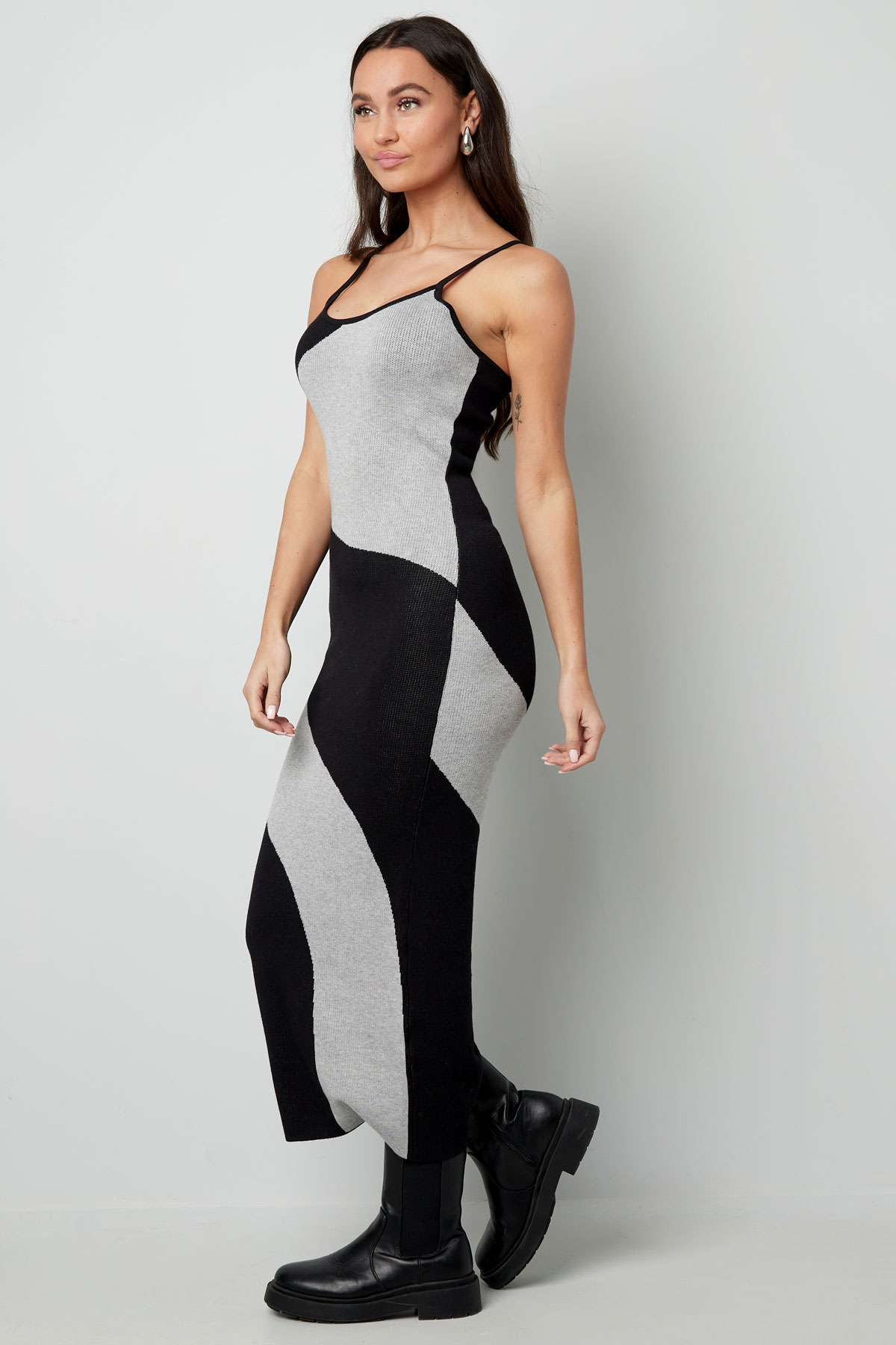 Kleid mit Bio-Print – Schwarz und Weiß Bild9