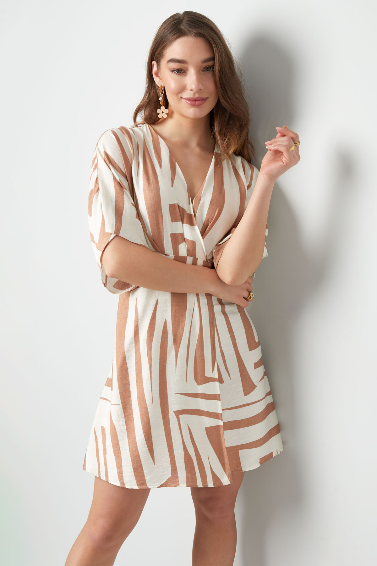 Mini dress with print - beige h5 Picture5