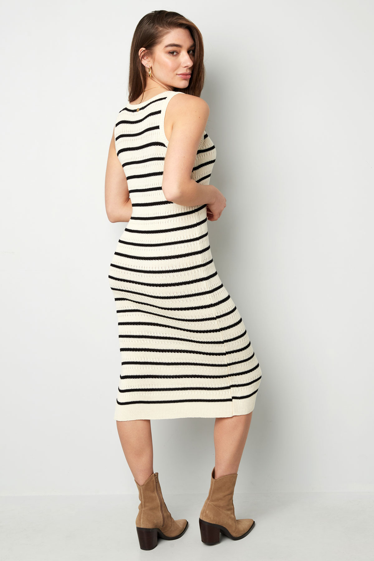 Knitted dress with stripes - pink h5 Picture8