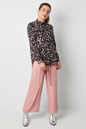 Blusa estampado leopardo negra multi h5 Imagen6