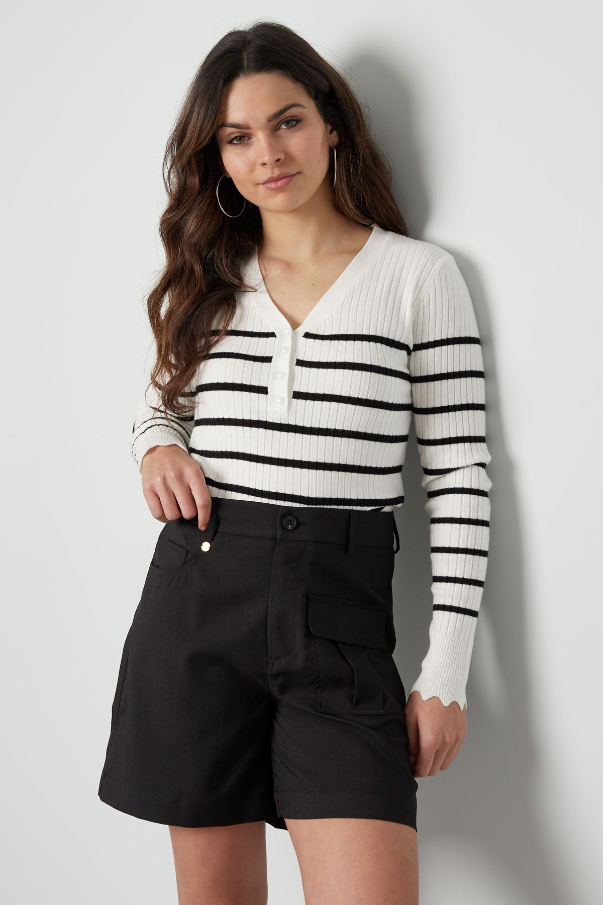 Striped sweater with v-neck - beige  Picture12
