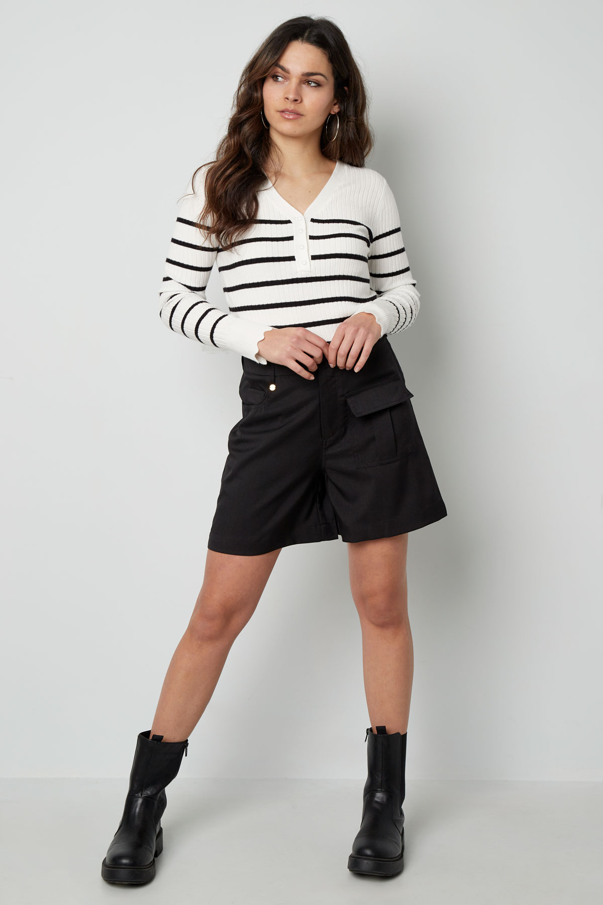 Striped sweater with v-neck - black/white  h5 Picture4