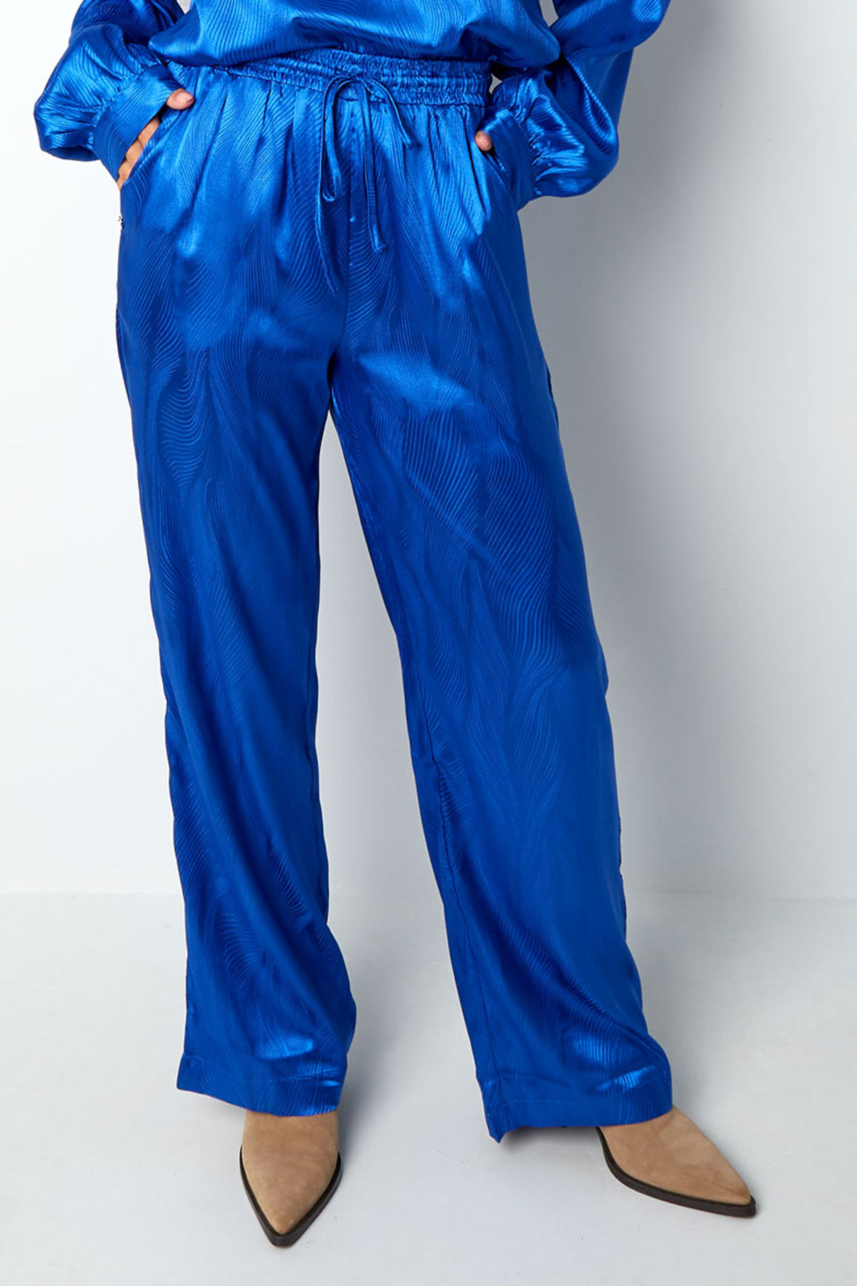 Pantaloni in raso con stampa - blu Immagine7