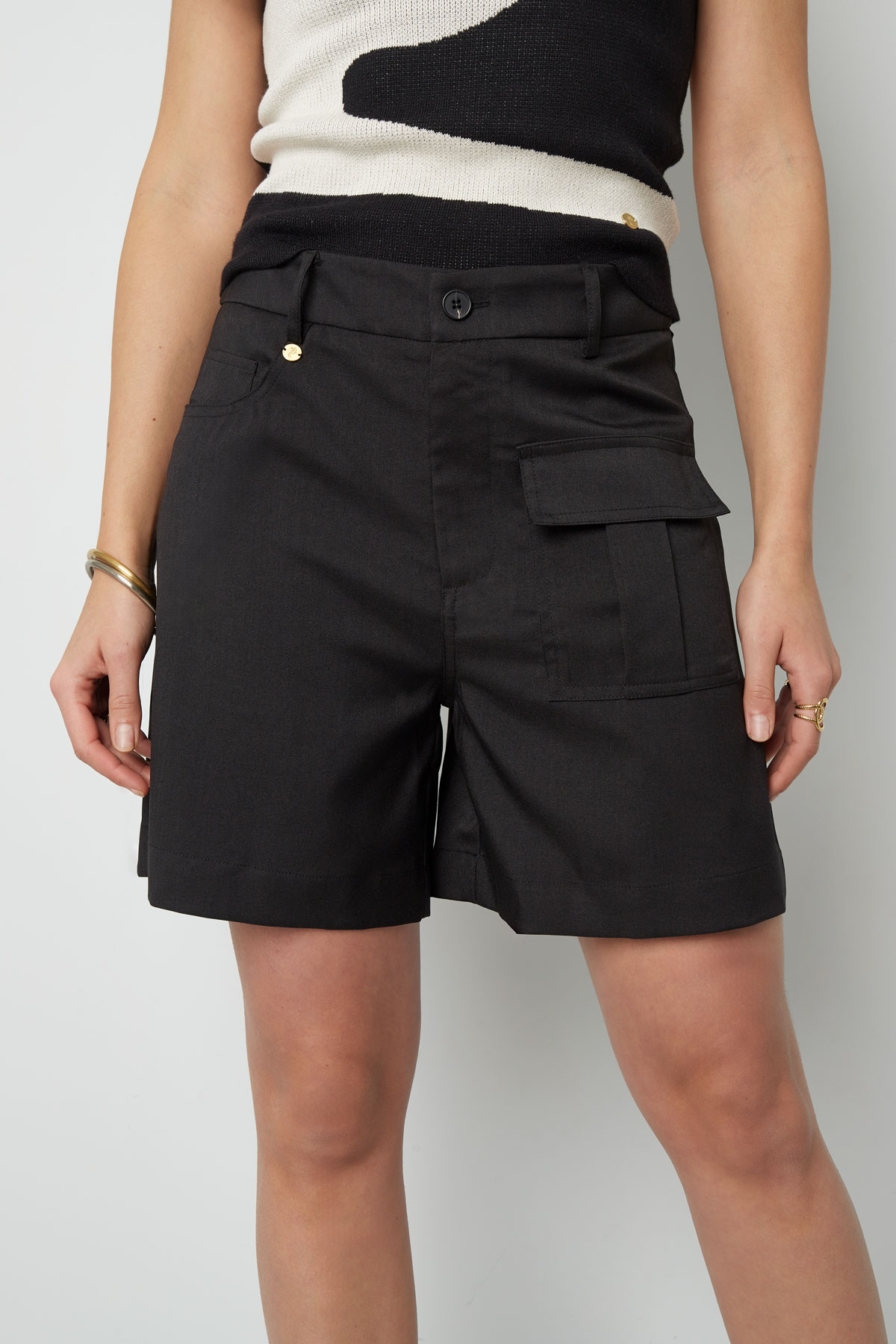 Shorts mit Tasche - schwarz h5 Bild3