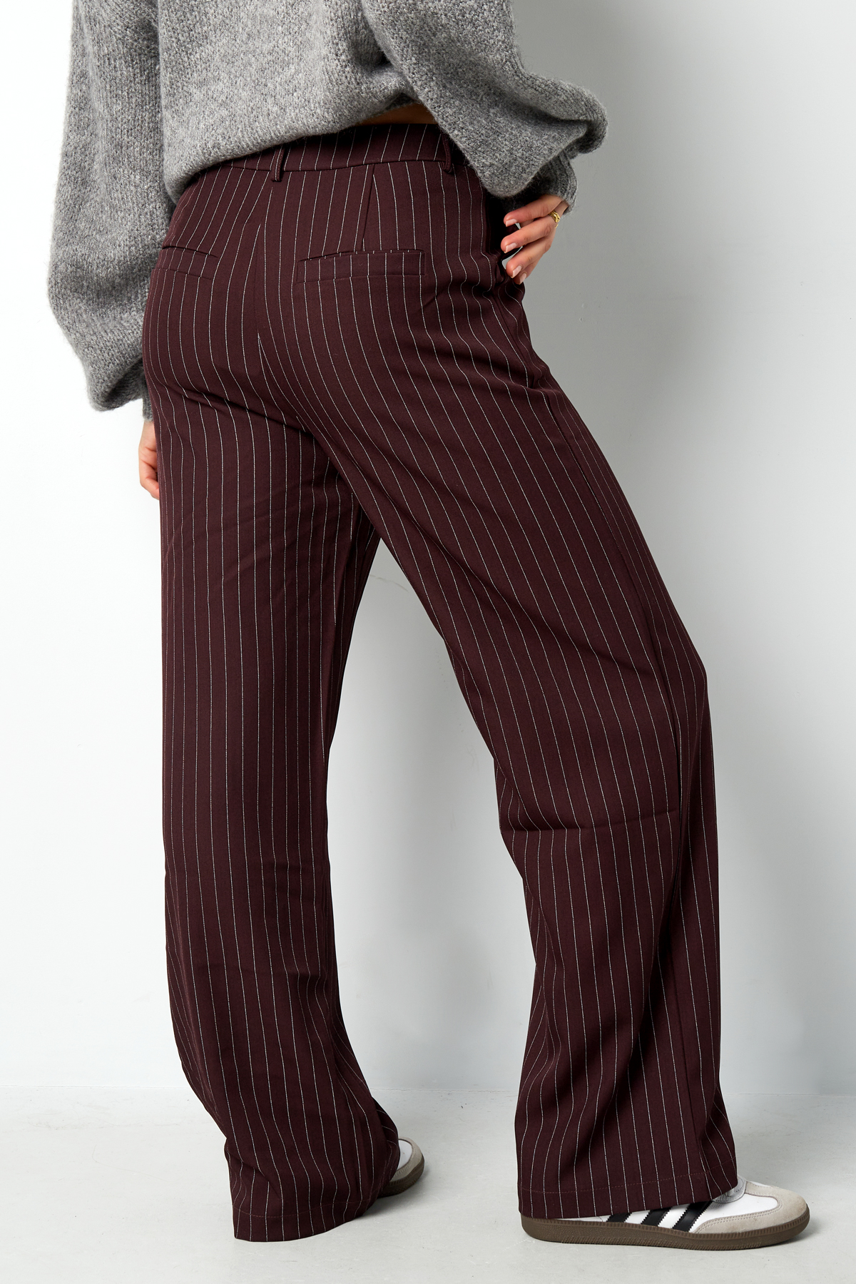 Pantalon à fines rayures - Bordeaux Image10