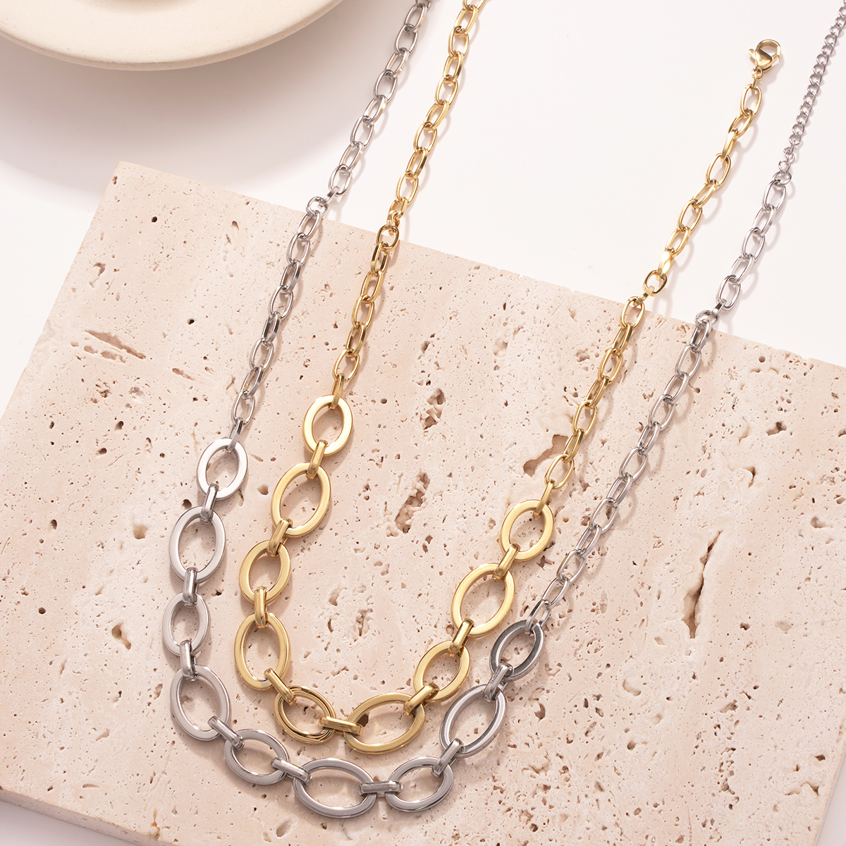 Collares de cadena ovalados modernos de acero inoxidable color dorado para mujer Imagen5