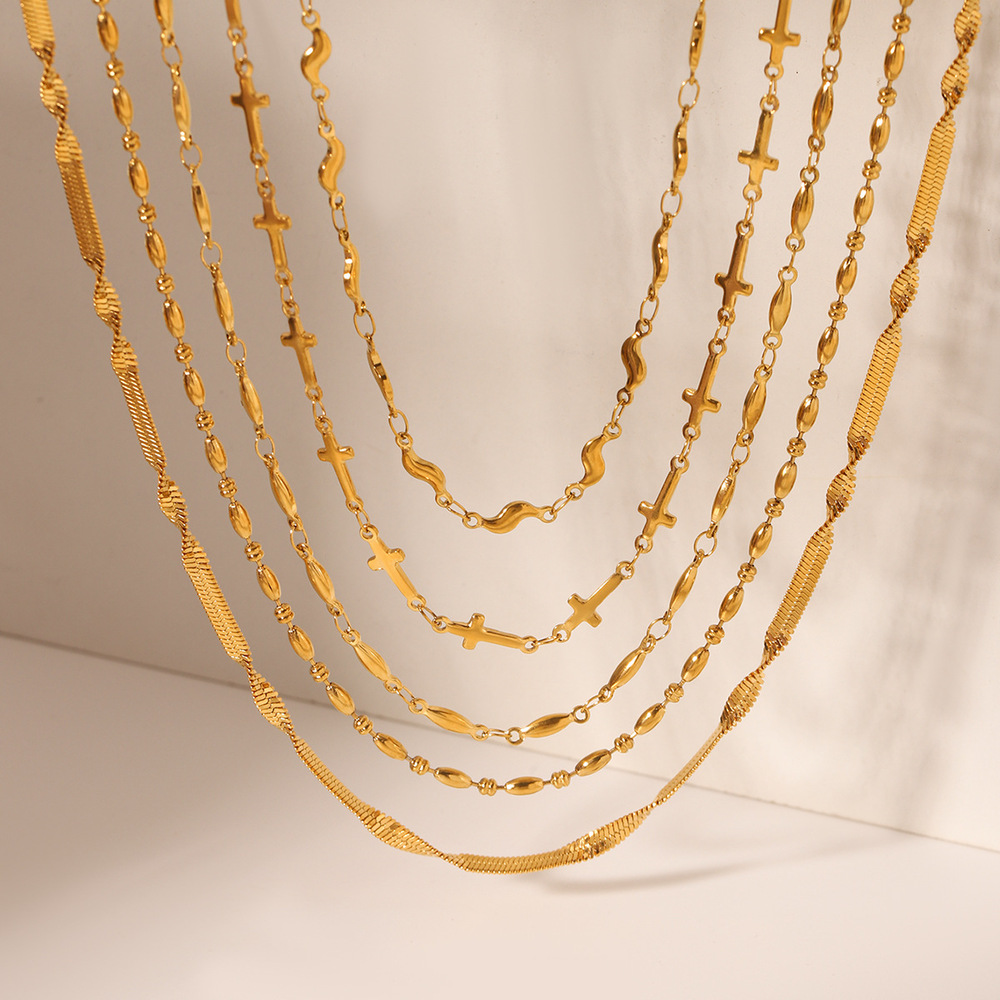 1 Paar Simple Series Daily Cross Edelstahl Goldfarbene Damenketten Bild3