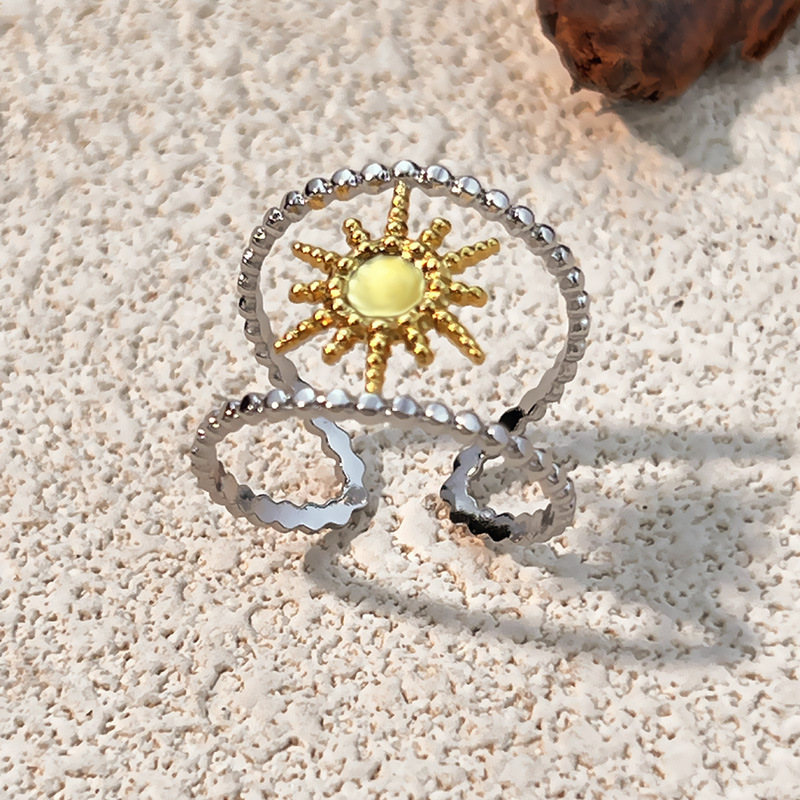 Anillo de acero inoxidable con diseño llamativo de colores variados para uso diario. h5Imagen2