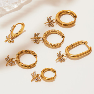 1 par de exquisitos pendientes colgantes de libélula de acero inoxidable con circonitas doradas para mujer h5 Imagen2