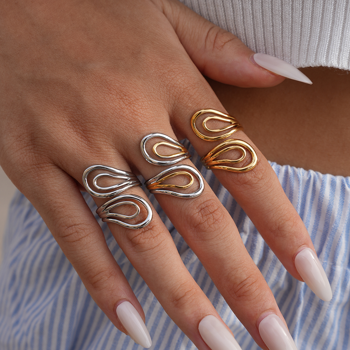 Anillos llamativos de acero inoxidable en color dorado con círculo retro de serie simple de 1 pieza Imagen5