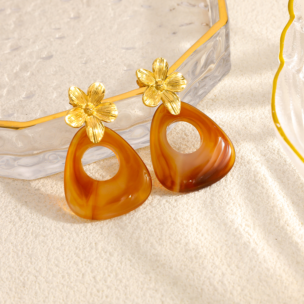 1 Pair Vintage Style Diamond Shaped Stainless Steel Women's Drop Earrings