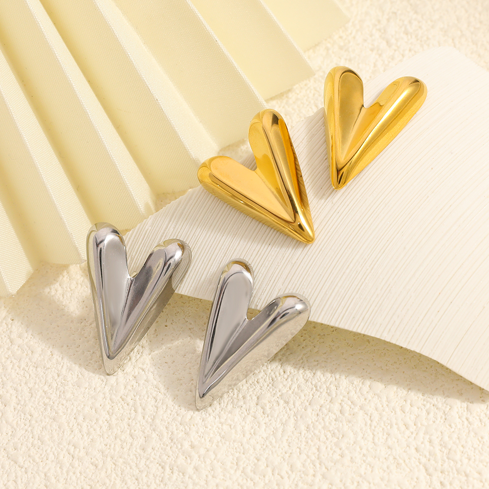 1 Pair Simple Series Daily Heart Stainless Steel Women's Stud Earrings