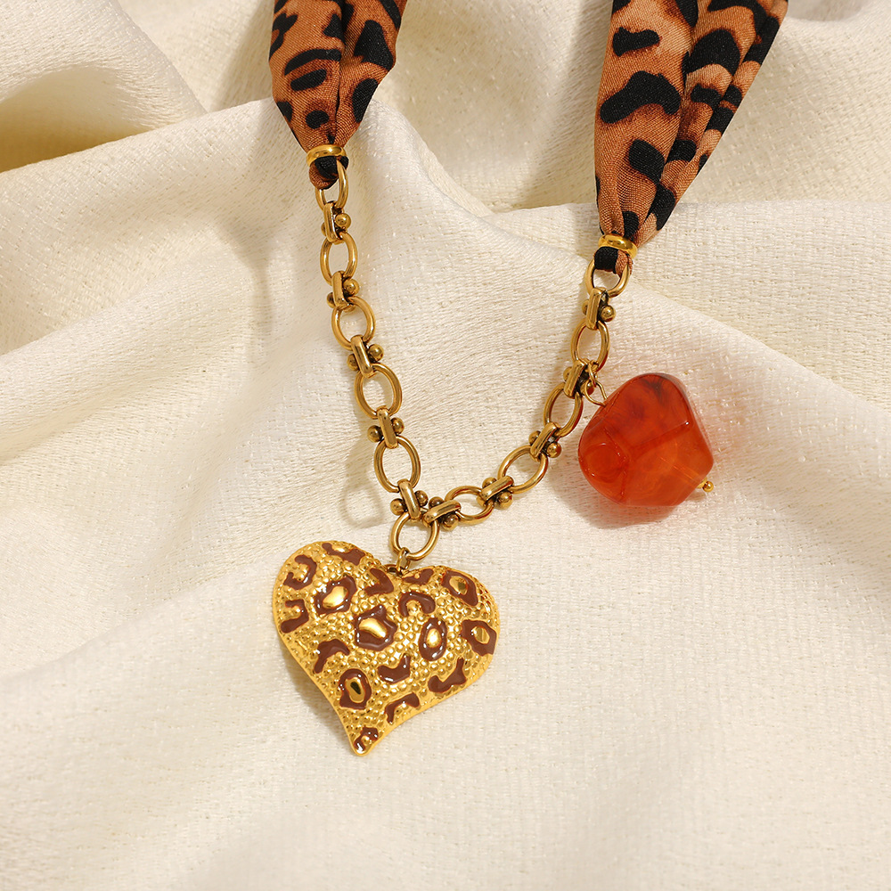 1 Piece  Heart Leopard Print Stainless Steel Women's Pendant Necklaces 2