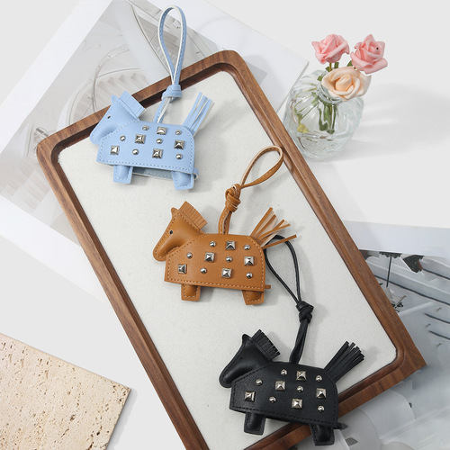 1 Piece Creative Retro Daily Mini Pony Rivet Decoration Women's Bag Charms