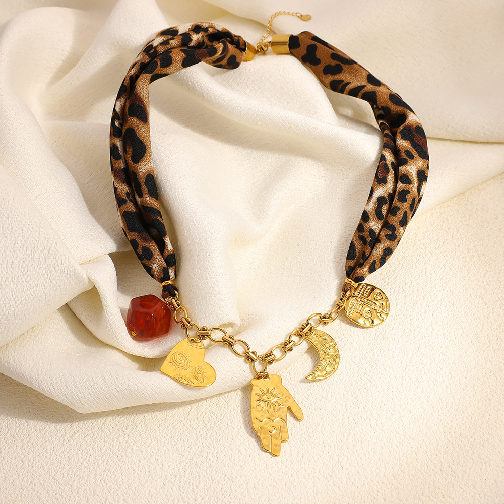 1 Piece Devil's Eye Heart Moon Stainless Steel Women's Pendant Necklaces 2