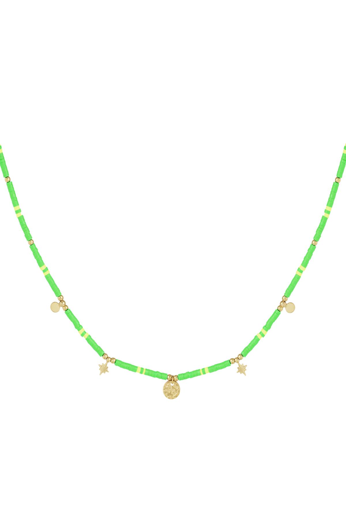 Collar de perlas con dijes