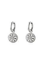Silver / Earring with daisy charm Silver Stainless Steel 