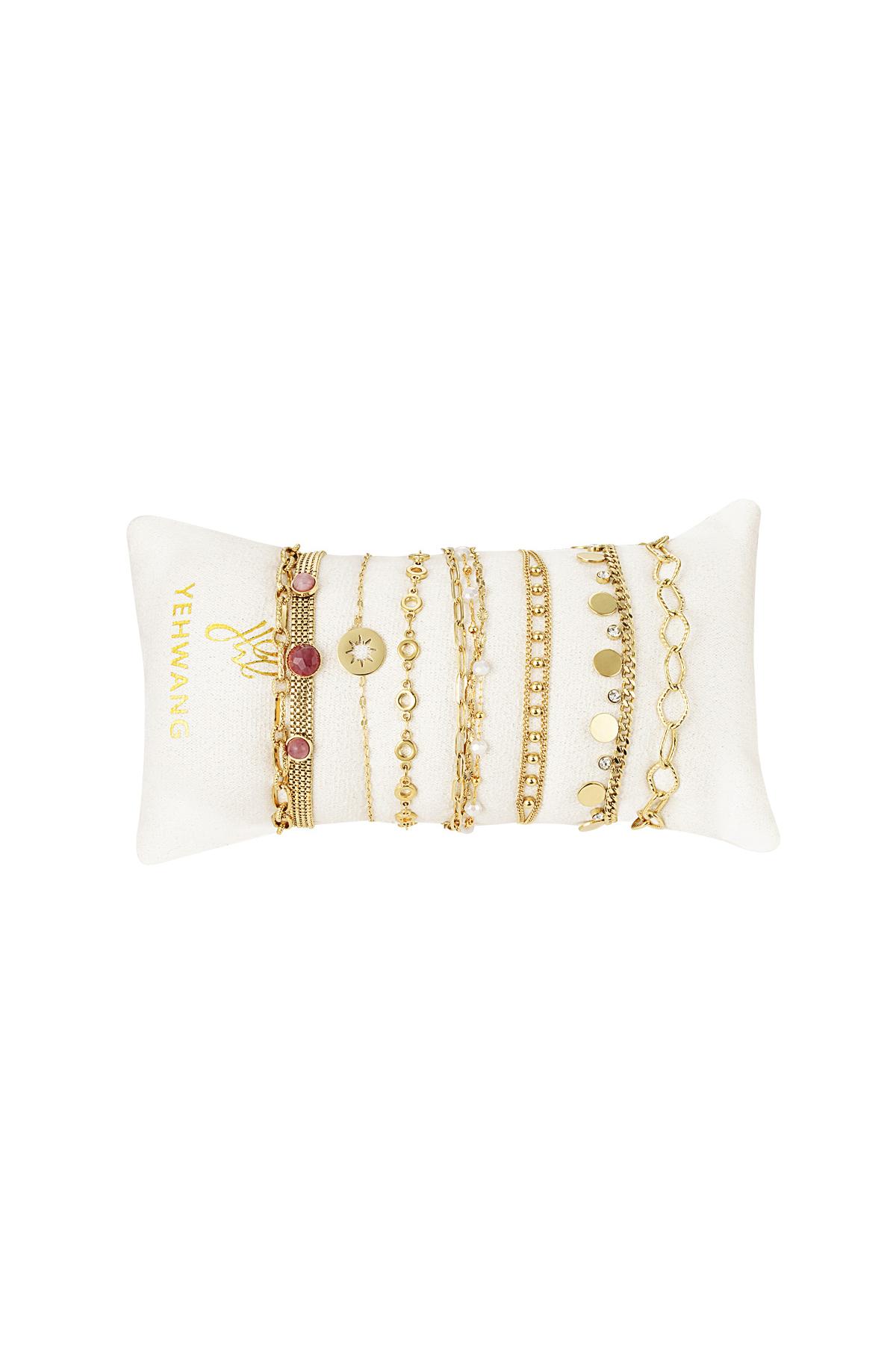 Les bracelets affichent gracieusement les bijoux Or Acier inoxydable