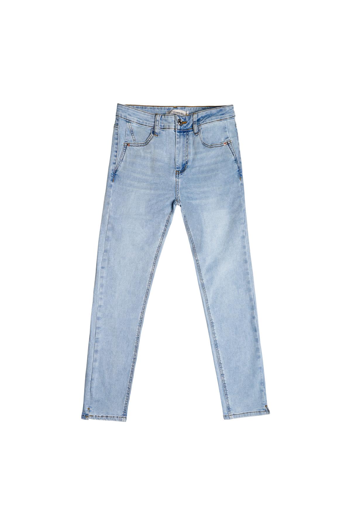 Hellblaue, knöchellange Jeans aus dehnbarem Denim XS