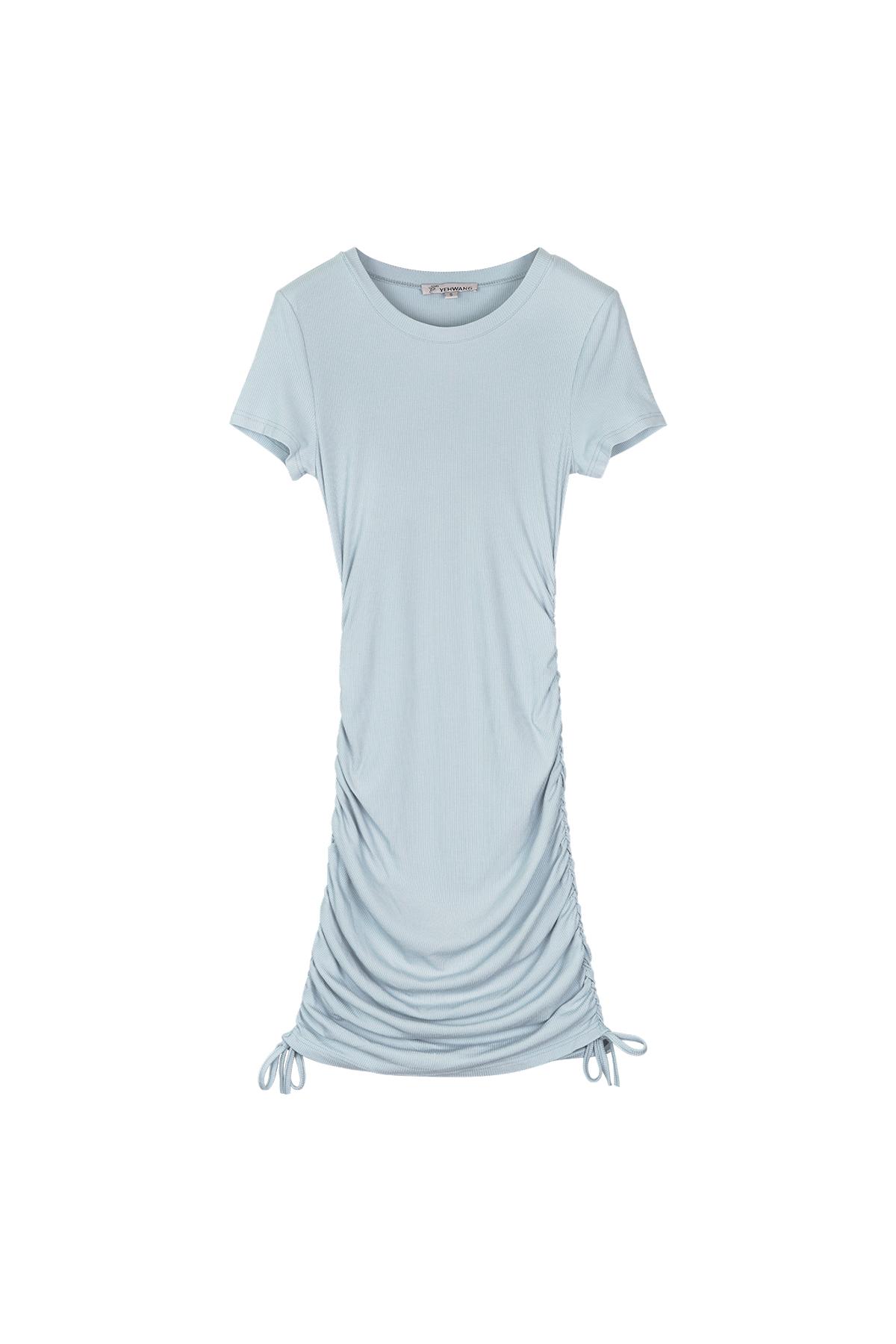 Vestido de mangas cortas con frunces laterales