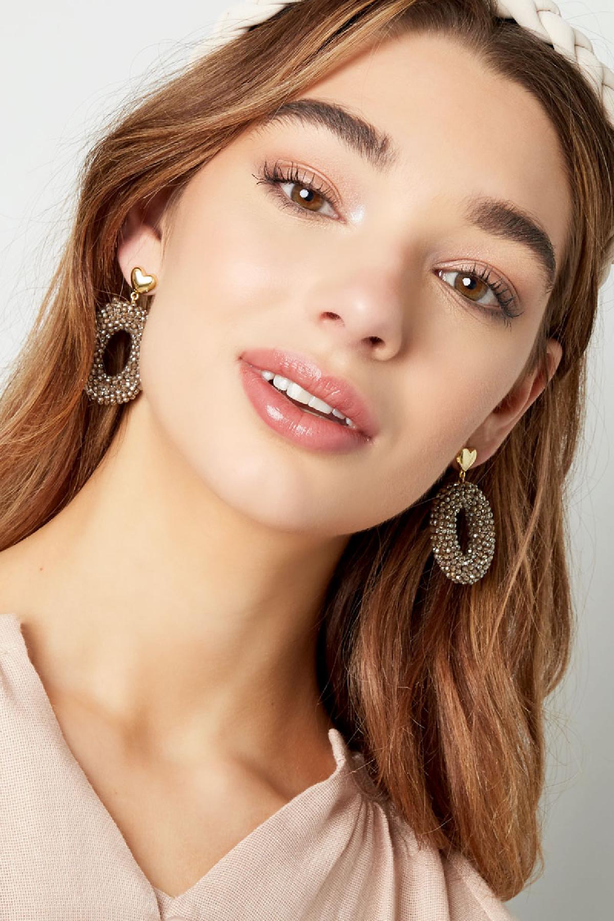 Earrings oval with beads and heart detail