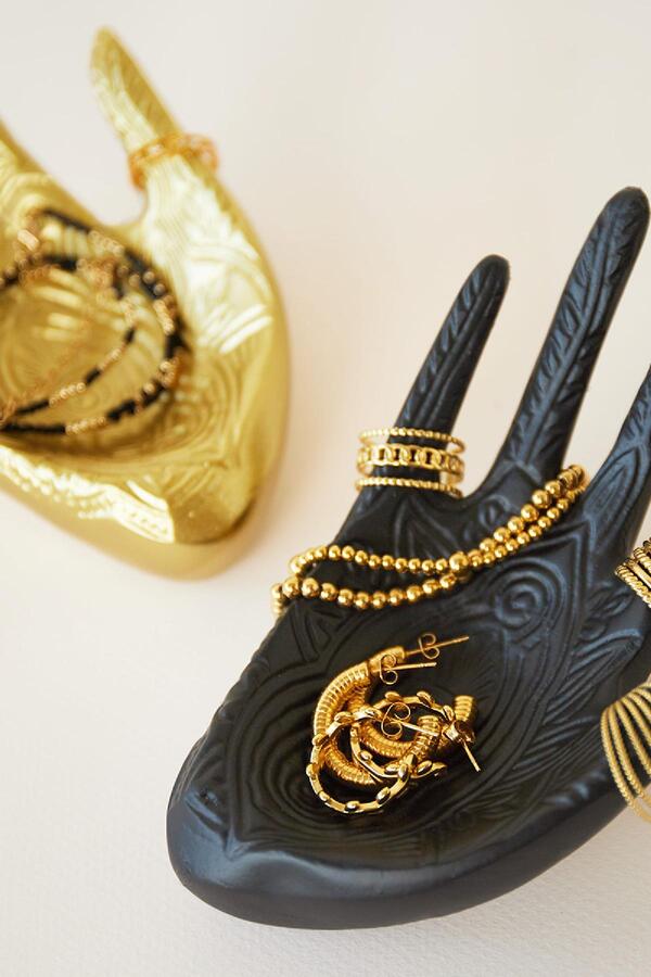 Bandeja de joyería decorativa a mano con patrón grabado