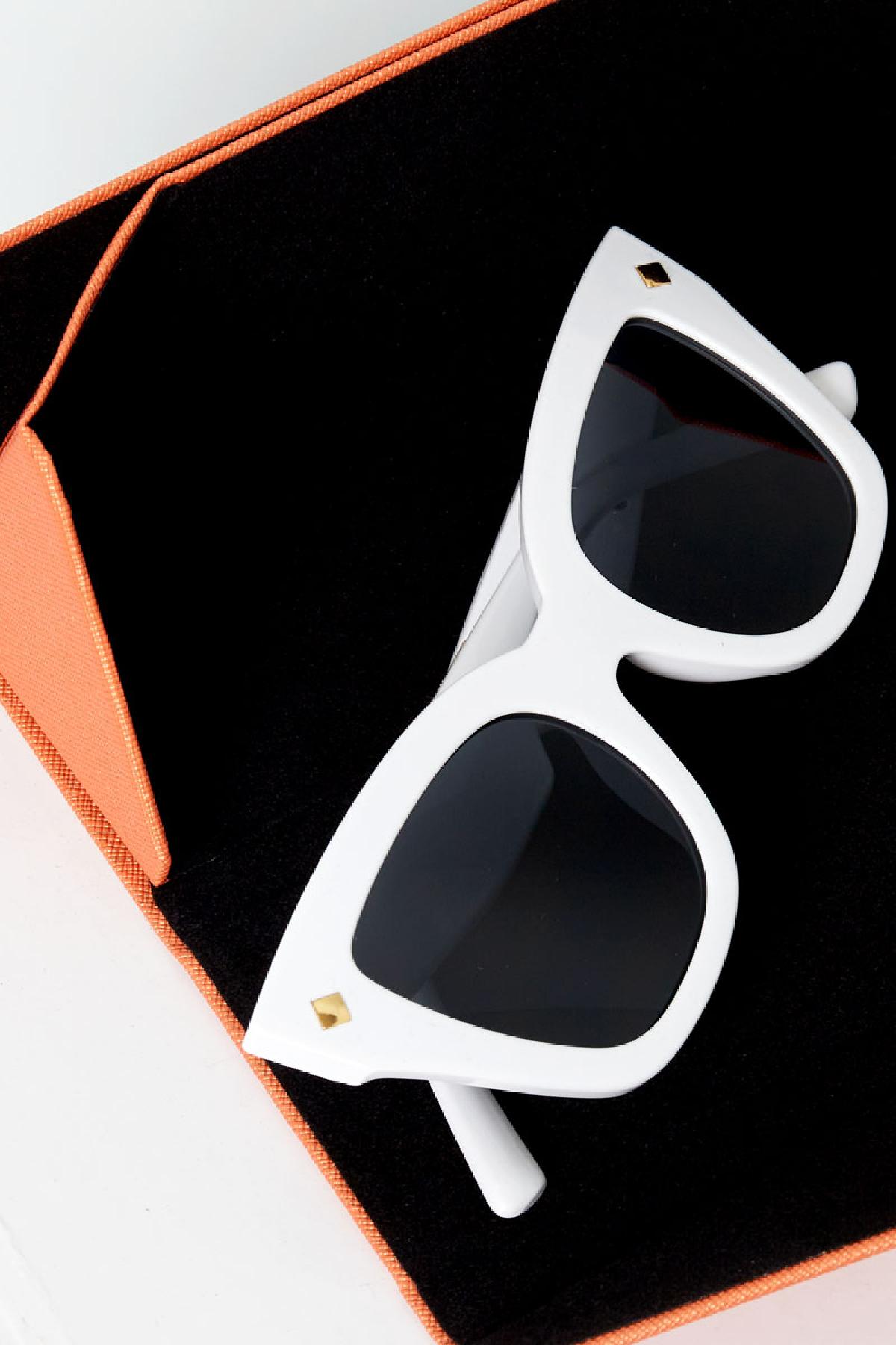 Custodia per occhiali da sole triangolare pieghevole in pelle PU h5 Immagine2